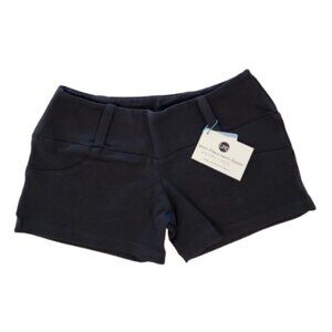 Lino Black shorts with belt loops and back pockets